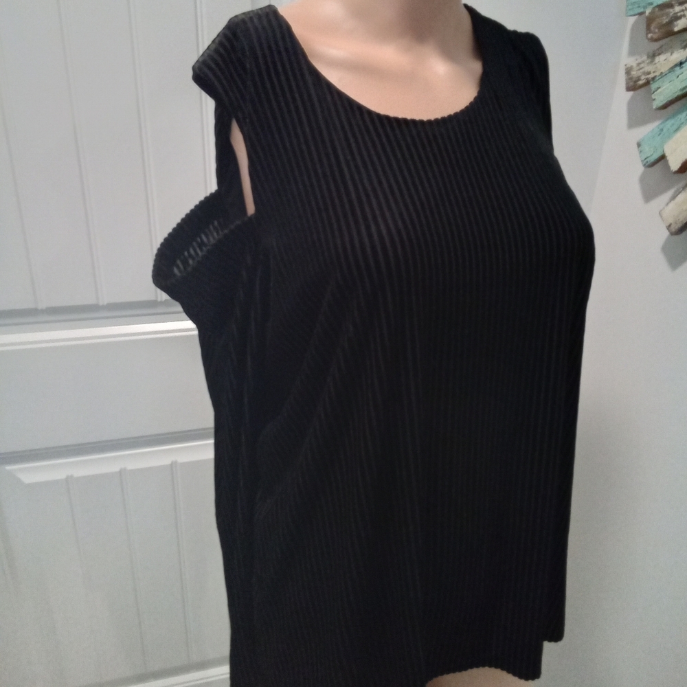 Calvin Klein Size L Elegant Ribbed Black Cold Shoulder Top Zip Up Back